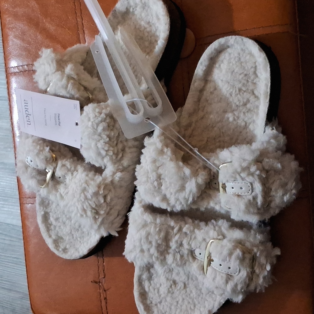 Auden Faux-Fur Slippers⭐️⭐️⭐️⭐️ - Picture 8 of 9